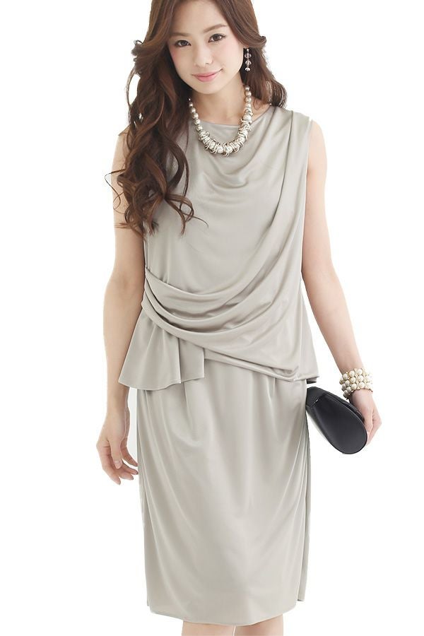 オリーブベージュ