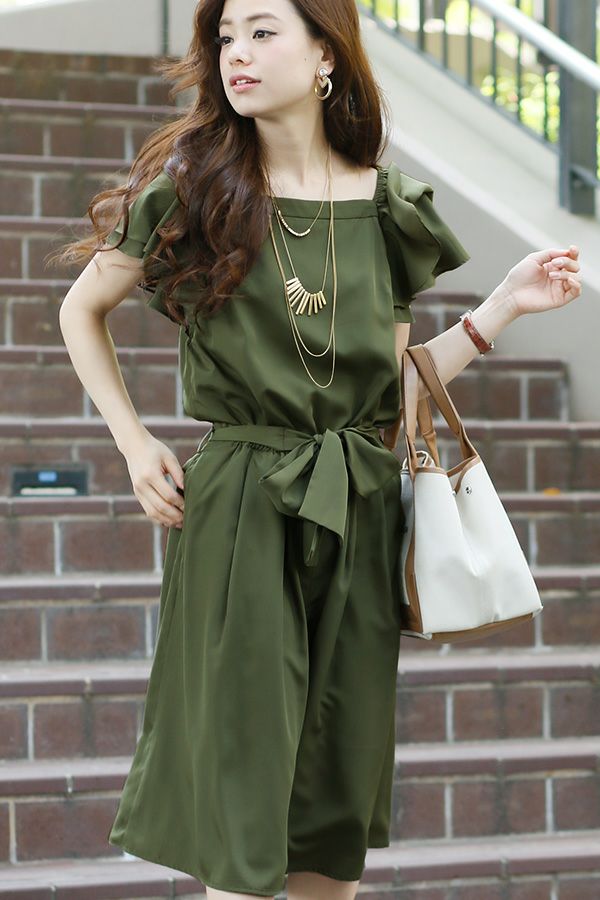 フリルショルダーガウチョワンピース