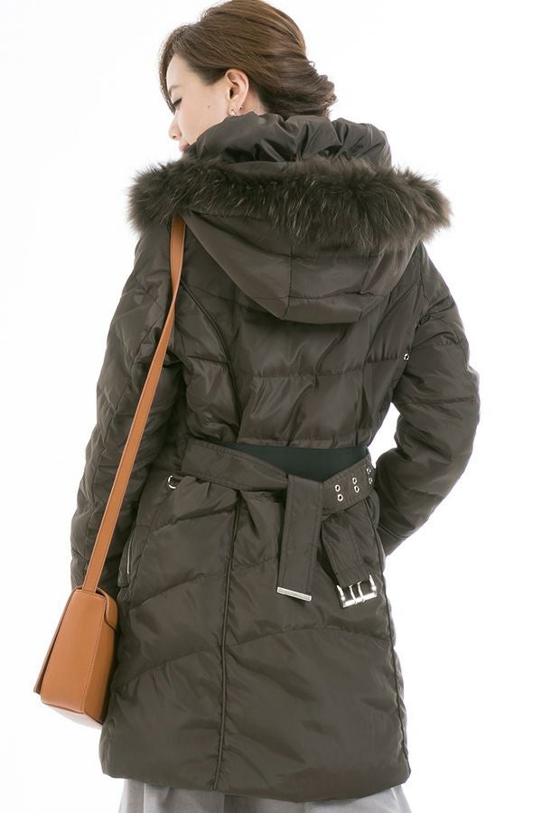 ブラウン（後ろ）