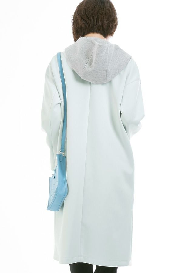 ホワイト（後ろ）