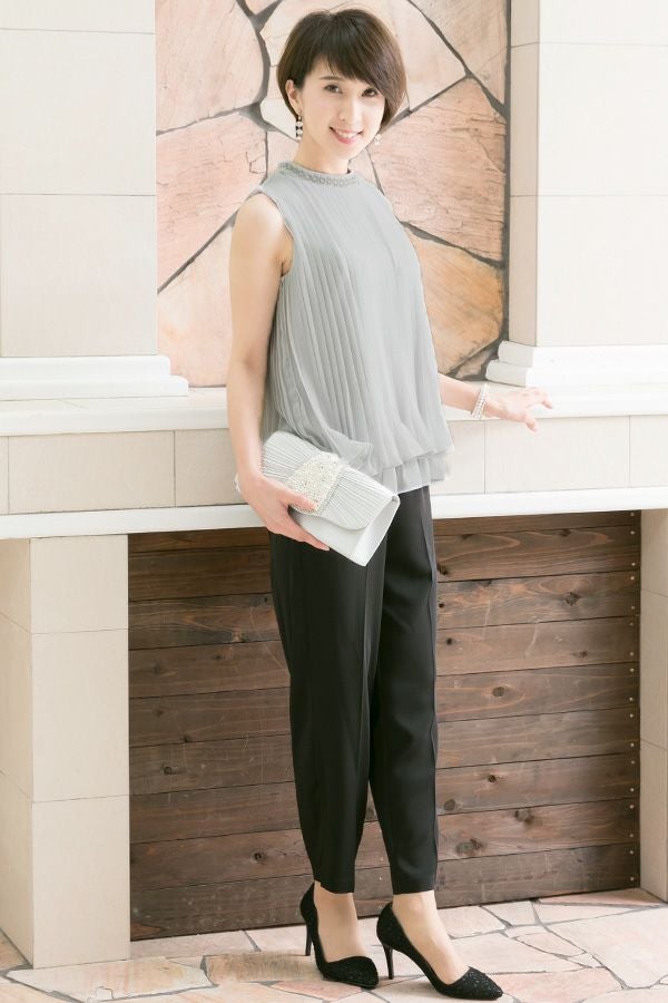 エンブロイダー&プリーツシフォンセットアップ