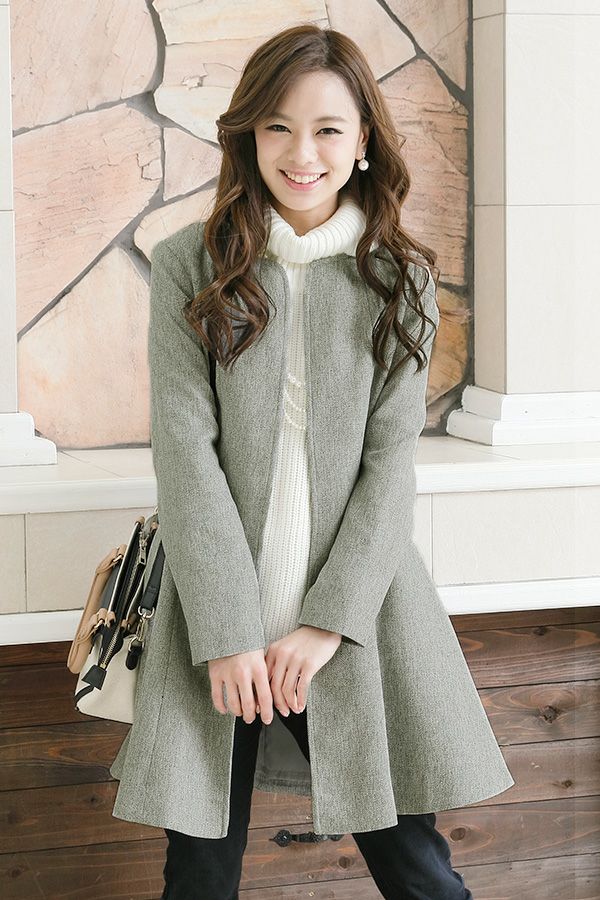 フレアノーカラーツイードコート