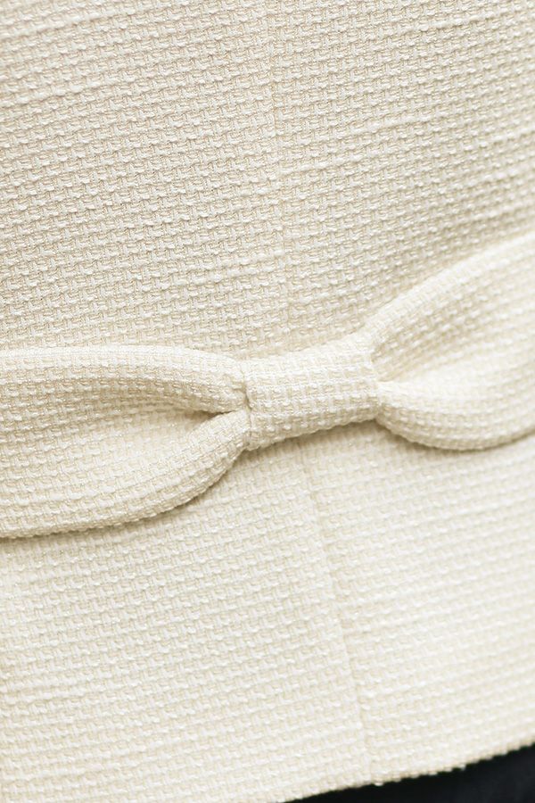 リボン（バックスタイル）