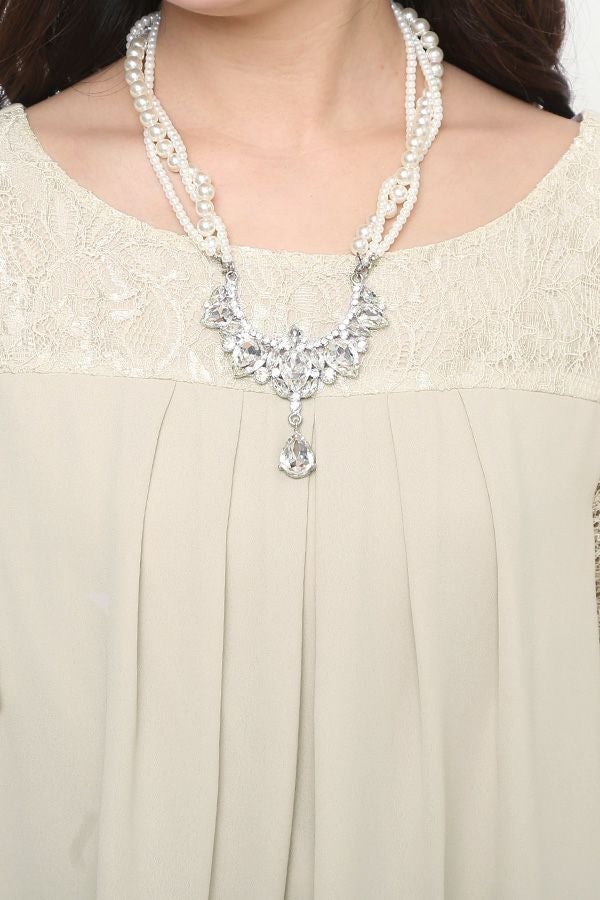 ネックライン（前）