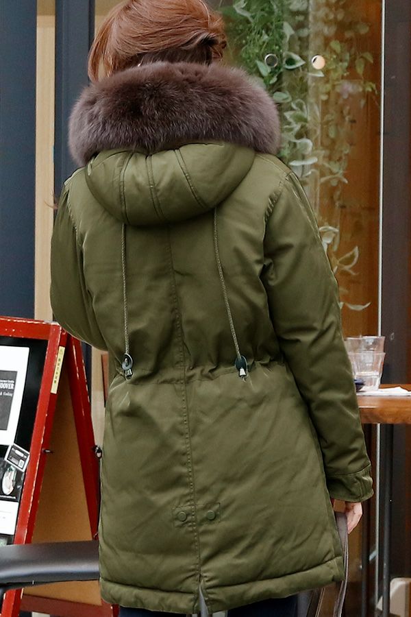 カーキ（後ろ）