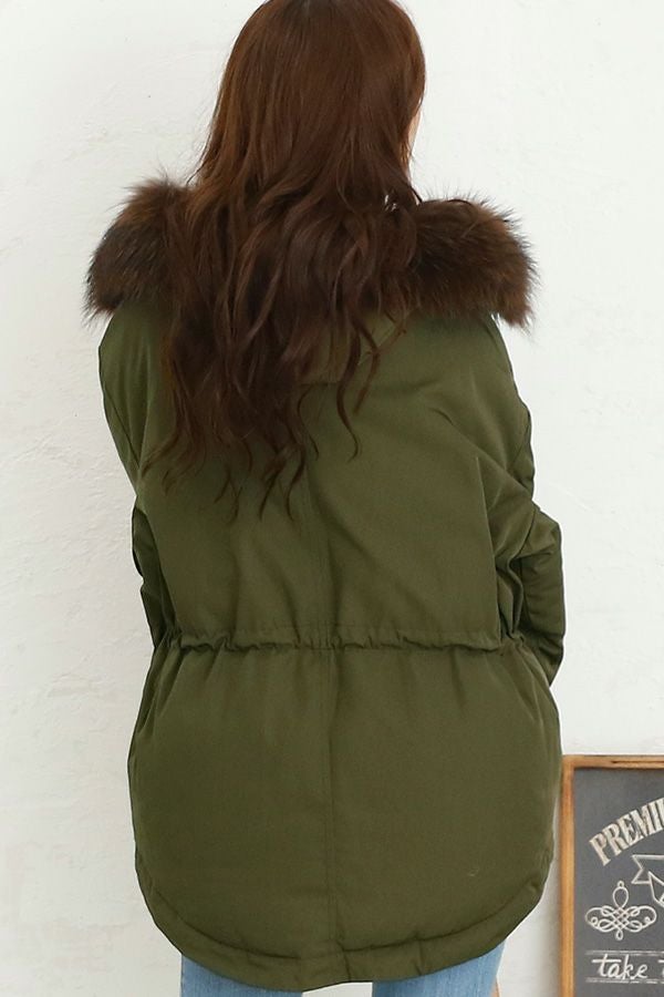 カーキ（後ろ）