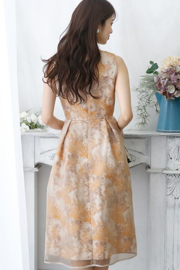 ベージュ（後ろ）