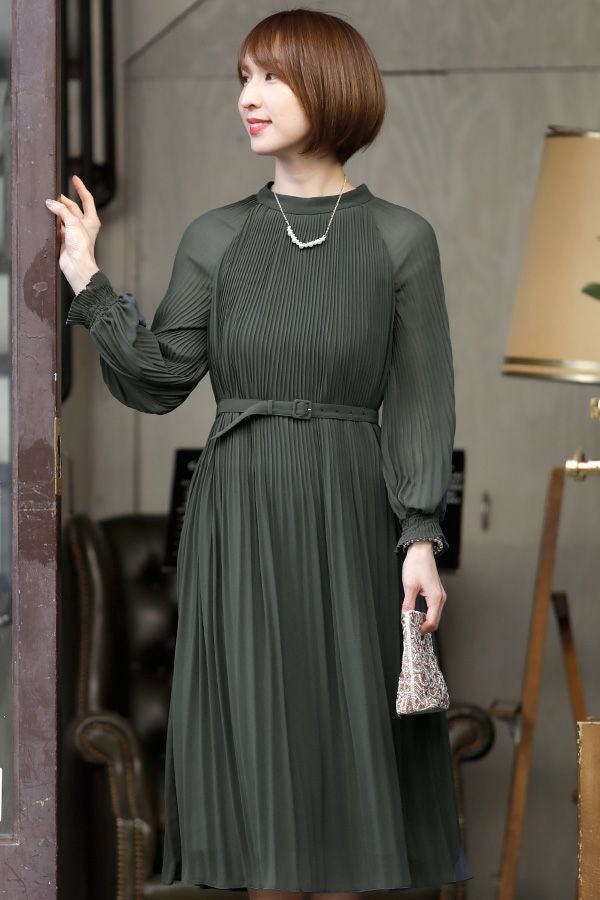 アーミーカーキ