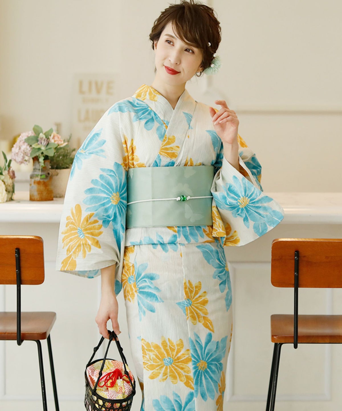 涼風に吹かれる花　浴衣4点セット（作り帯）