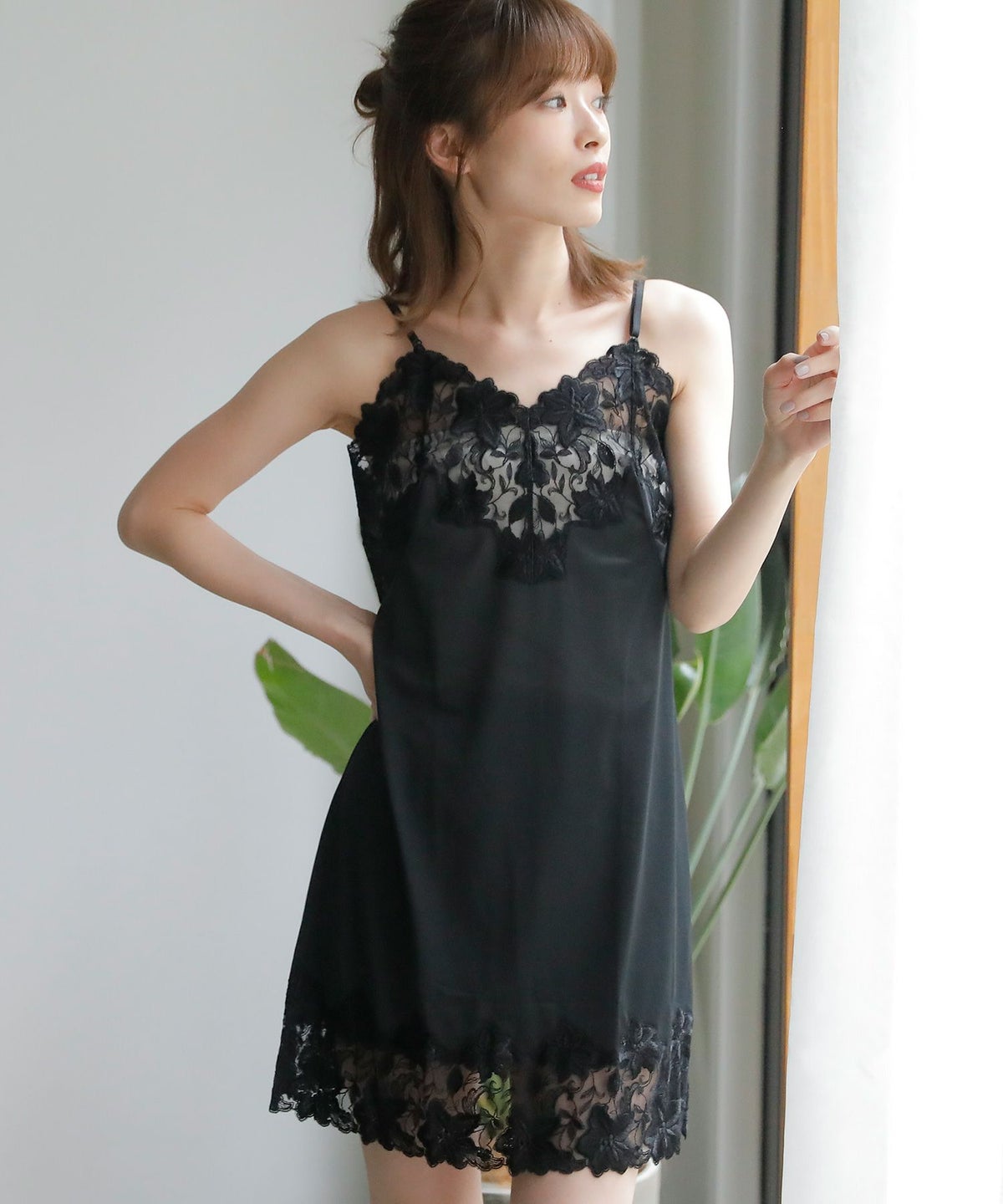 刺繍レースロングシアースリップ