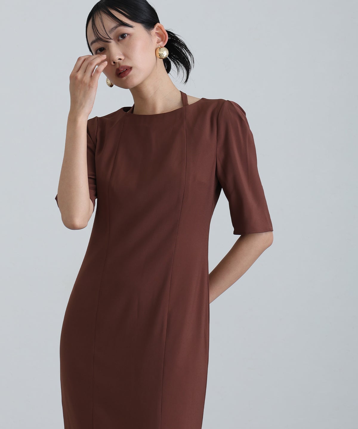 タイトシルエット切替えプリーツワンピース