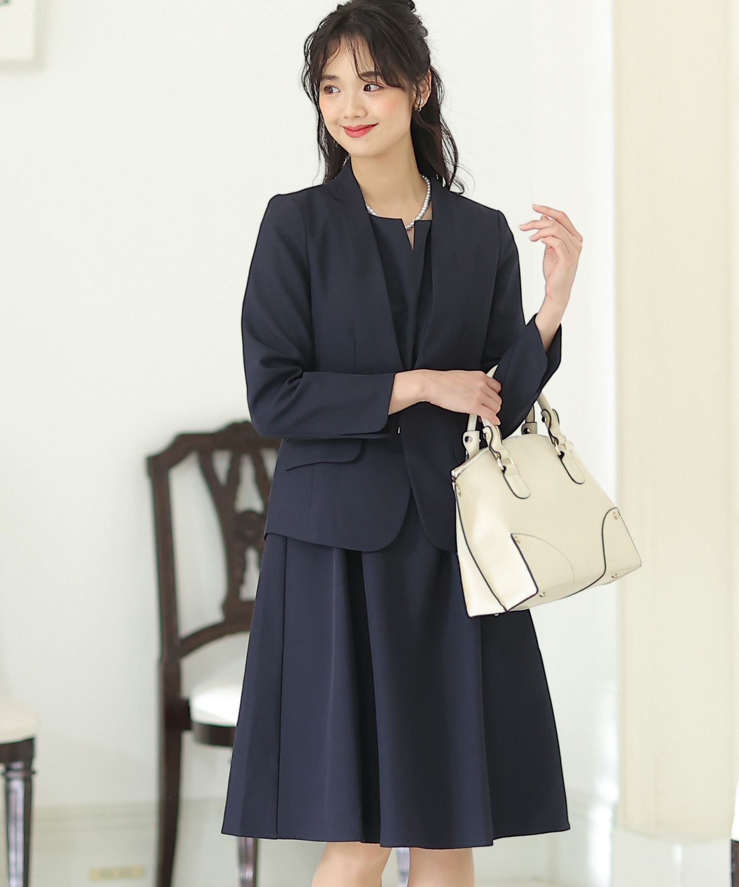 美品 スローブイエナ キーネック ノーカラー シャツギャザーワンピース◆ネイビー キーネックワンピースノーカラージャケットスーツ