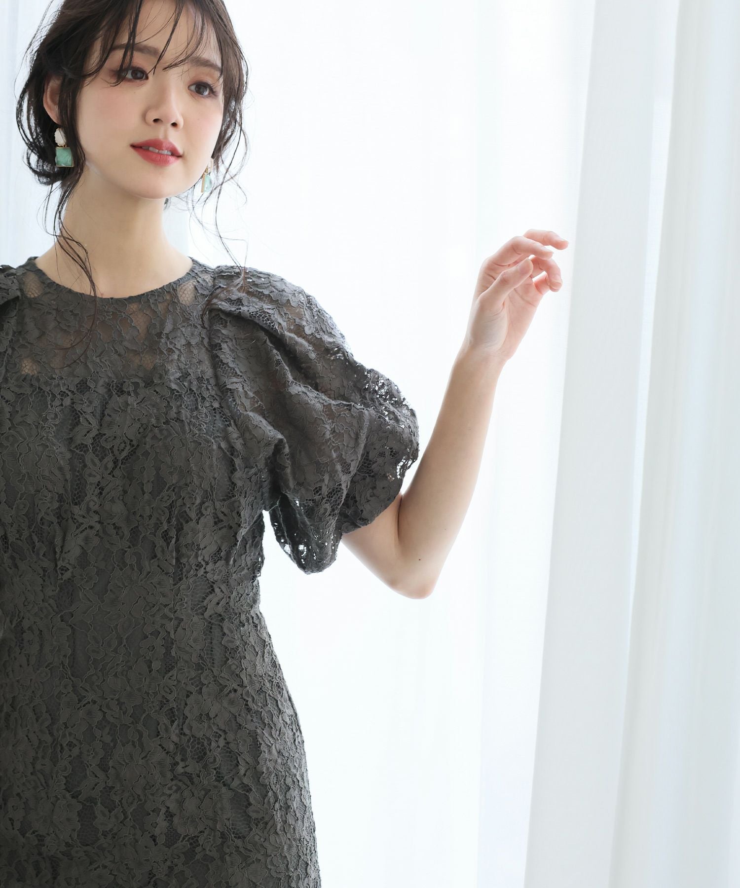 PourVous 総レースパワーショルダーデザインドレス パワーショルダー総レースドレス | PourVous（プールヴー）パーティー