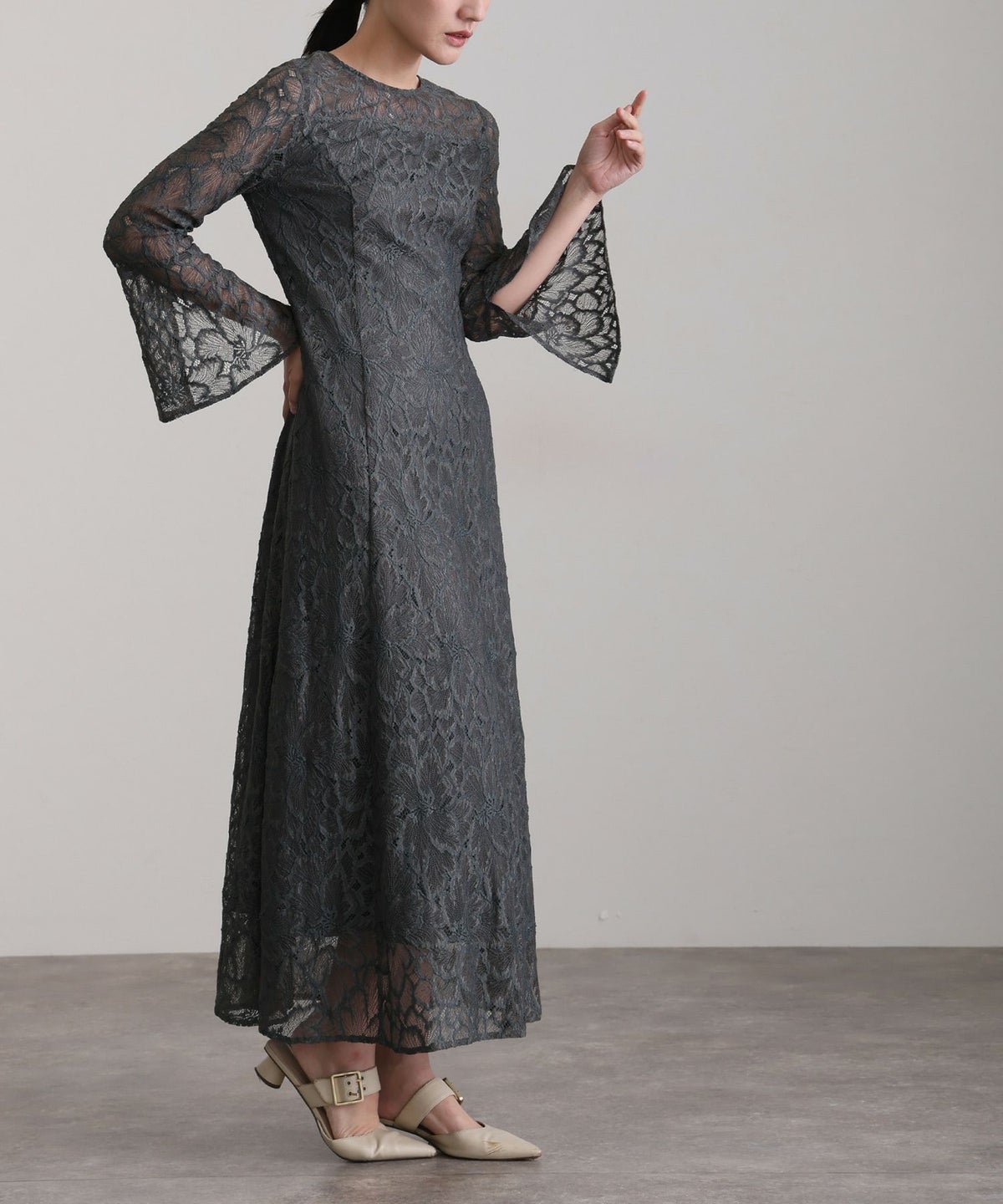 総レースベルスリーブロングドレス
