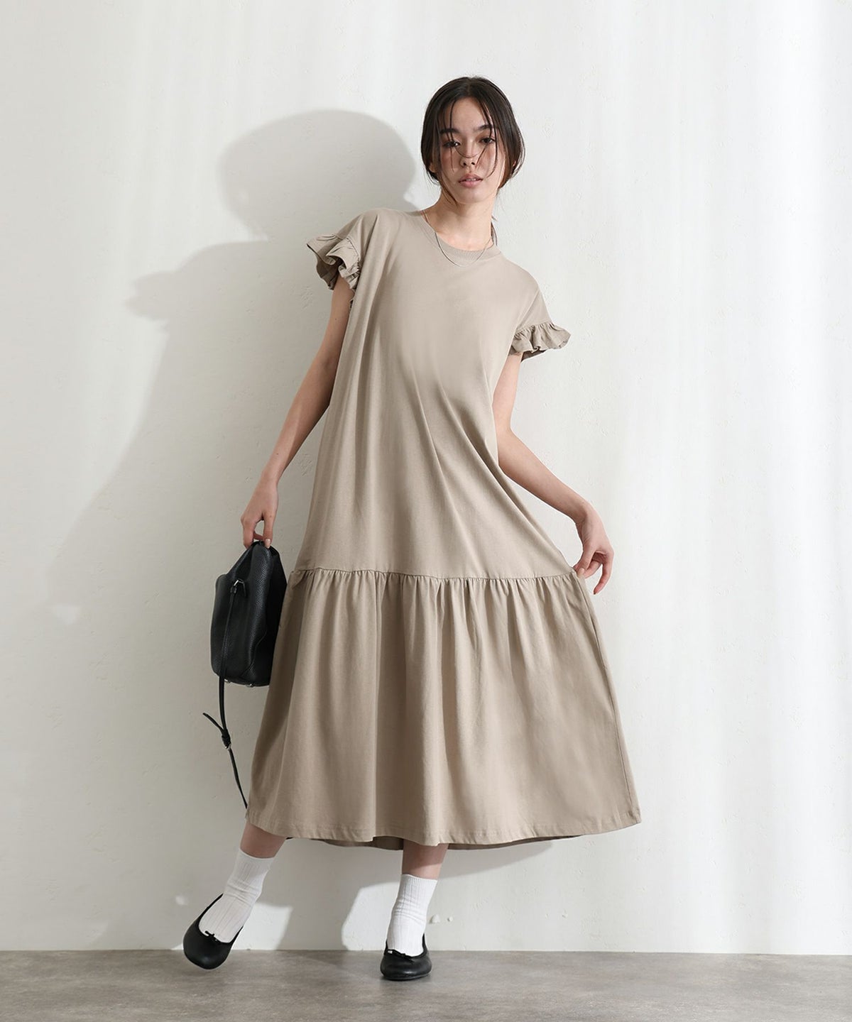 袖フレアノースリーブワンピース