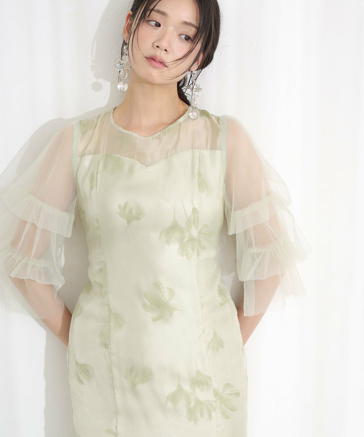 シアーチュールフラワードレス