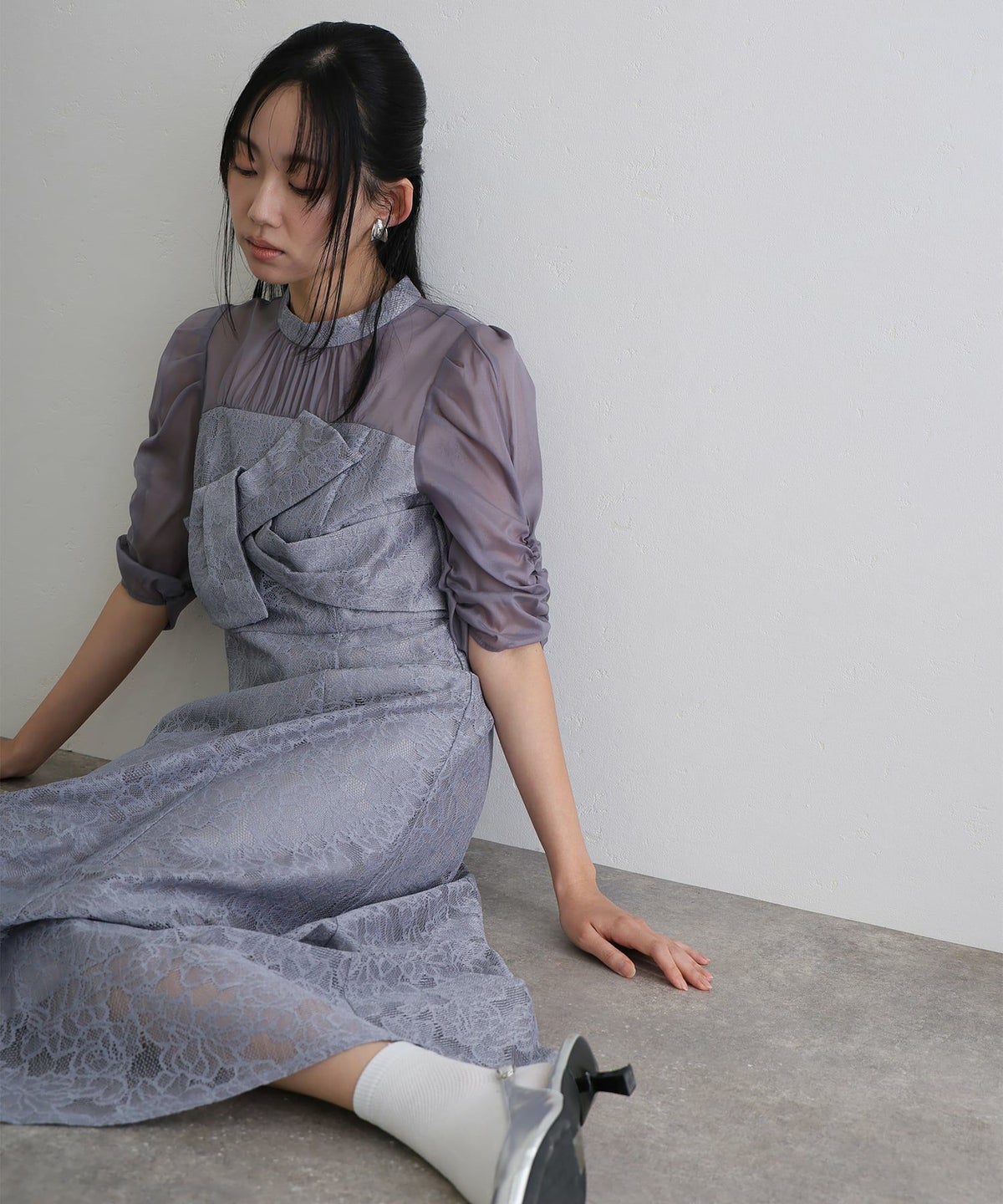 フラワーレースノットデザインドレス